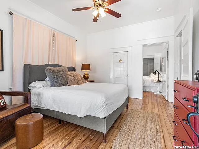 2213 N Flores St — Photo 33