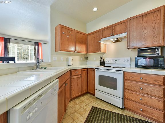 4th image of 1225 SE Tamango St