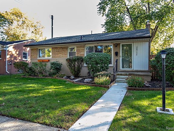 3rd image of 28204 Delton St