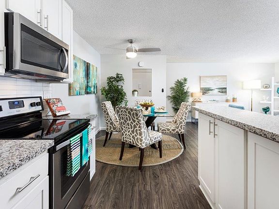 5th image of 3851 Sherbourne Dr #61A