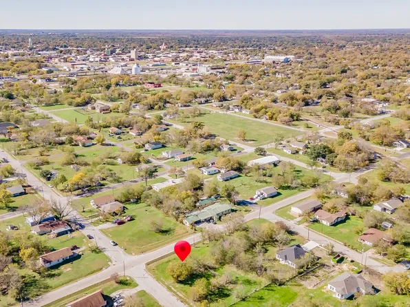 1300 E 12th Ave, Corsicana, TX 75110