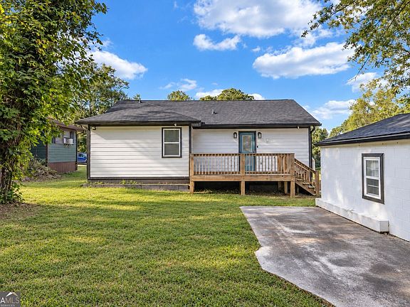 4th image of 2484 Calvin Ave