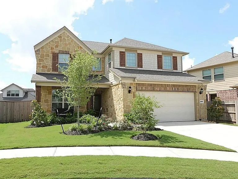 4811 Lennon Park Ct — Photo 1