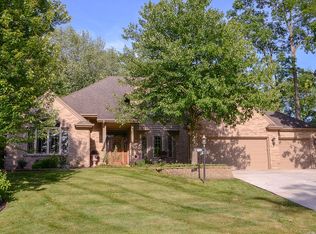 2304 Manchester Dr, Valparaiso, IN 46385