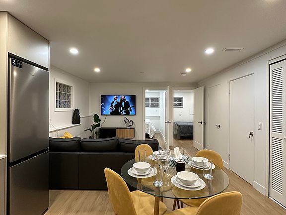 5th image of 810 Burley Dr #18