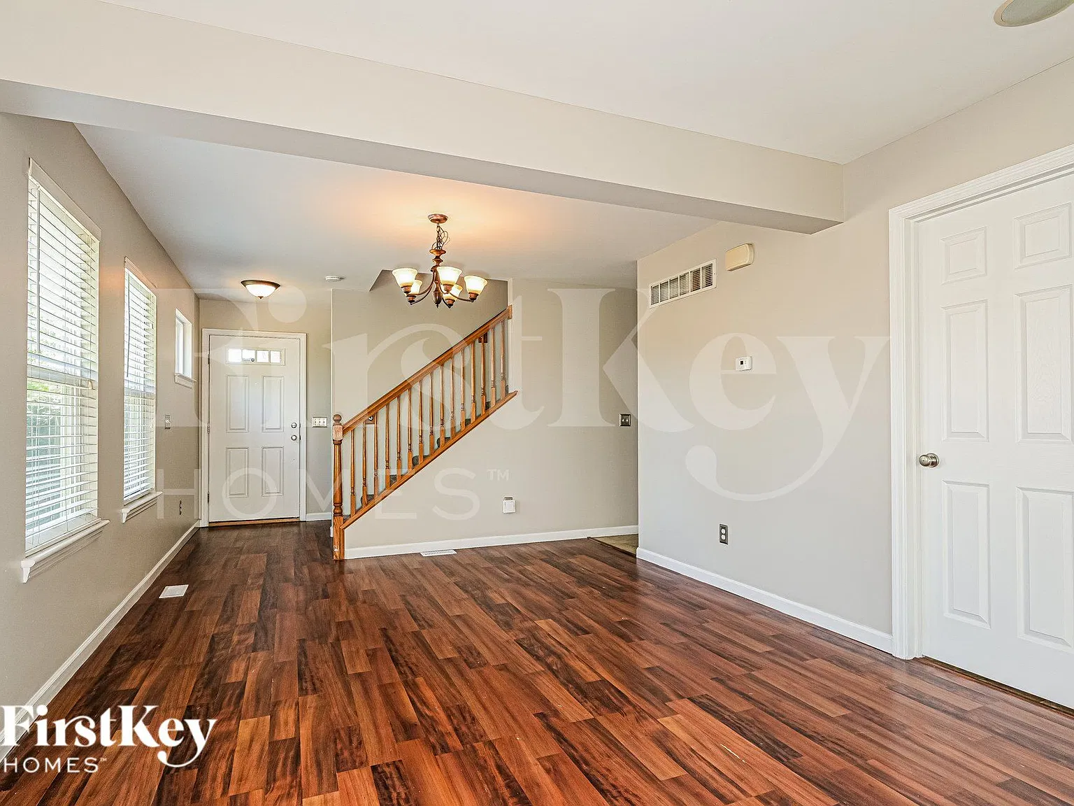 3 bed, 2.0 bath, 1584 sqft, $2,450 — Photo 4