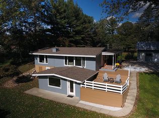 2796 Hart Ln, Midland, MI 48640