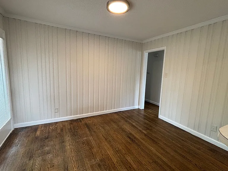 1801 W Meadowview Rd — Photo 7