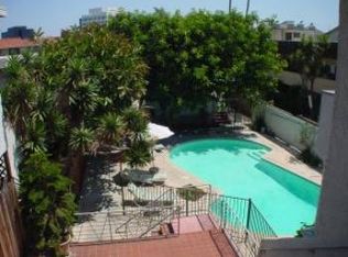 11677 Montana Ave APT 19, Los Angeles, CA 90049