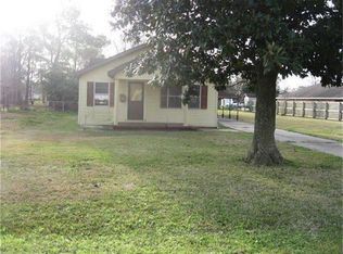 6932 Terrell St, Groves, TX 77619