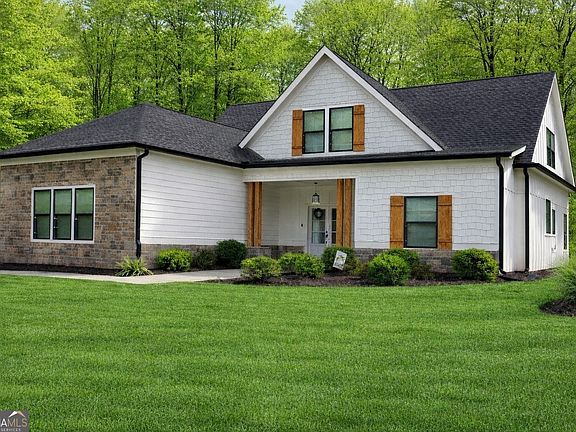 2nd image of 506 Summit View Dr