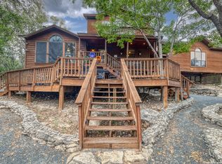 536 Mariposa Ave, Sabinal, TX 78838