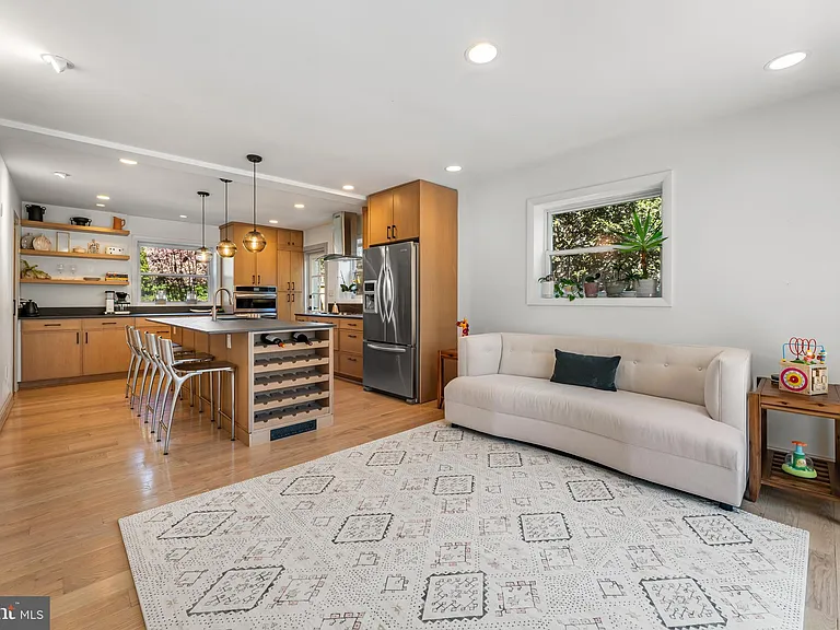 2820 Ellicott St NW — Photo 12