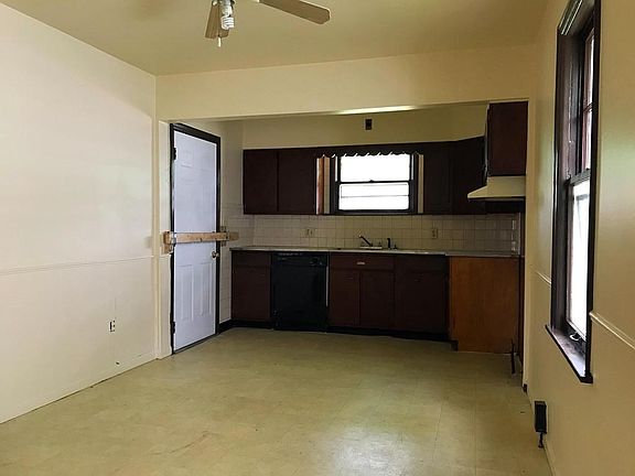 3rd image of 545 Clark Ave