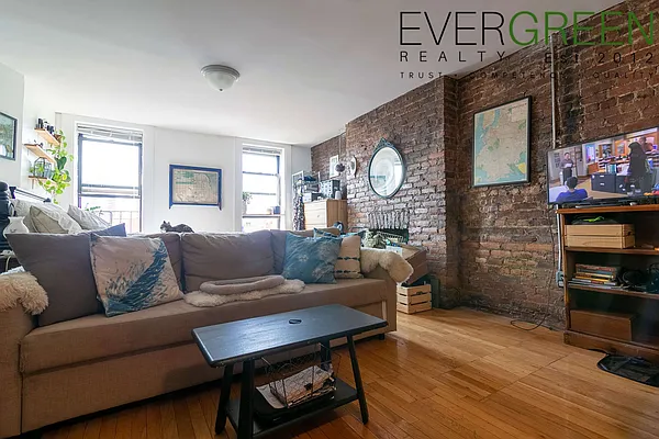 Rented by Evergreen Apartments BK | media 50