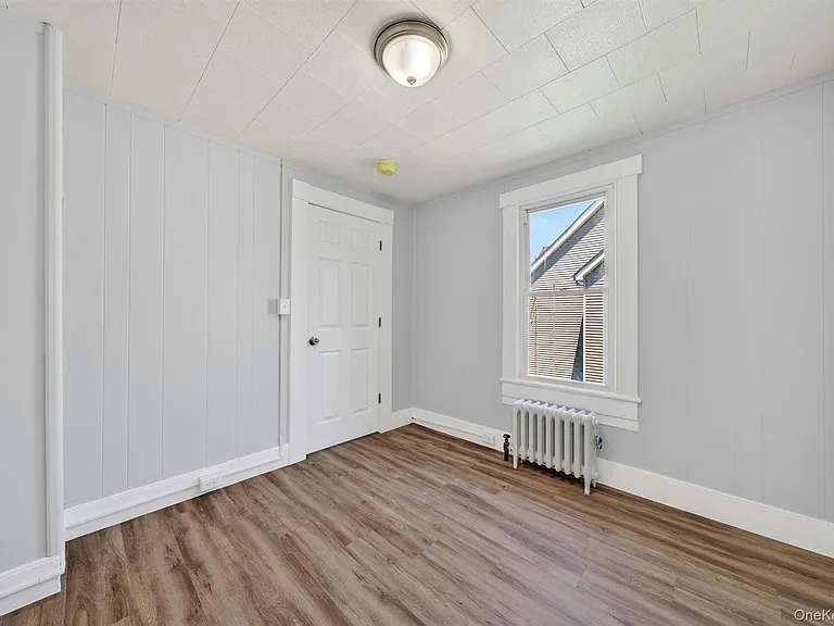 90 Montgomery St #UPPER — Photo 19