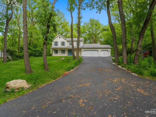 4N929 Black Willow Dr, Saint Charles, IL 60175