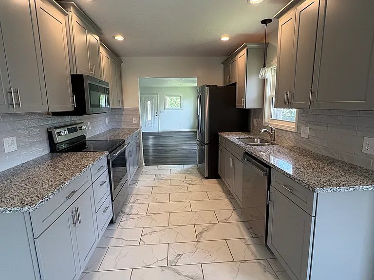 4534 Summit St — Photo 12