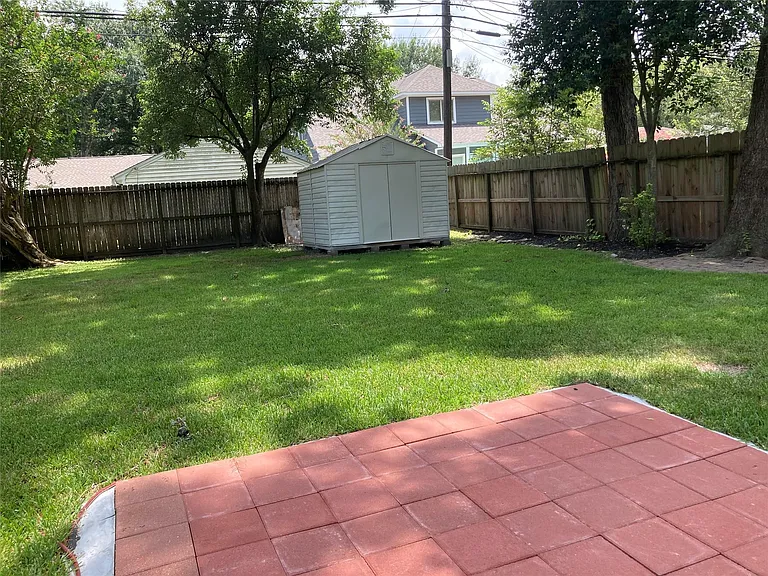 1605 Lamonte Ln — Photo 13