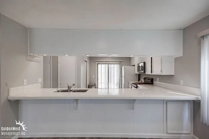6357 Rancho Mission Rd #5 — Photo 3