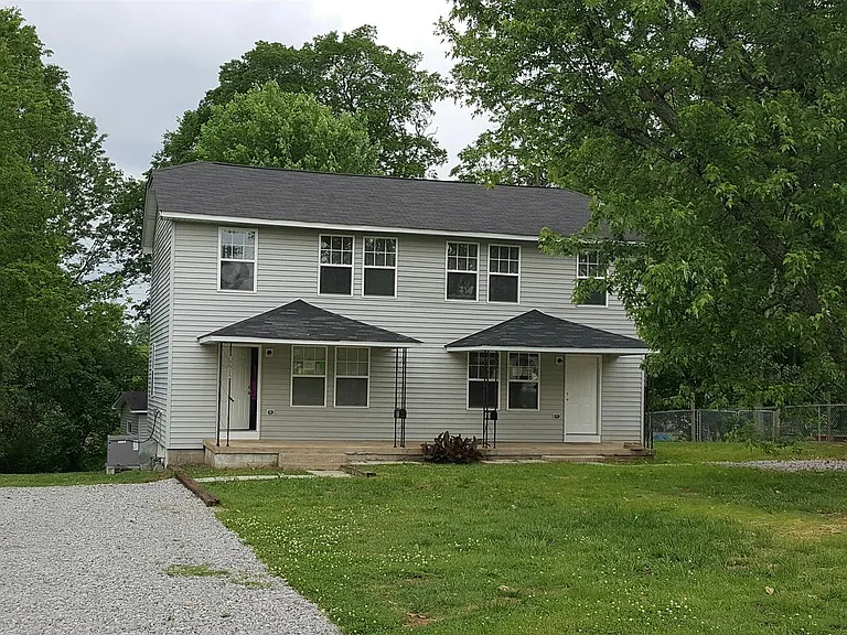1102 Fowler St — Photo 1