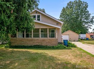 3727 Byron Center Ave SW, Wyoming, MI 49519