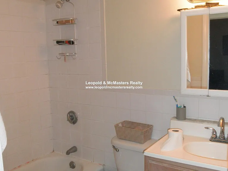 19 Braemore Rd — Photo 12