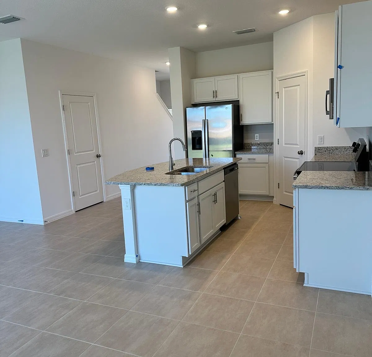 7815 Waterscape Dr — Photo 3