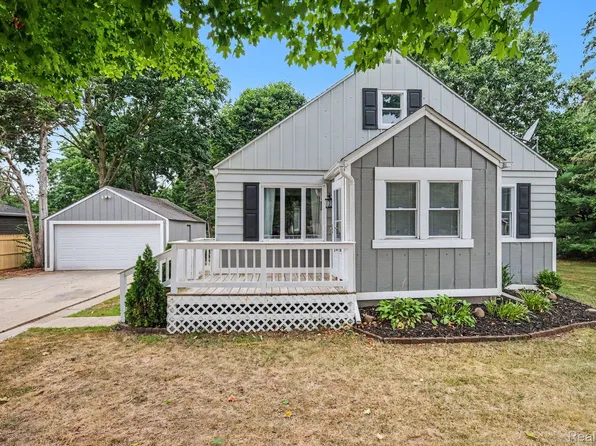 437 Deland Rd, Flushing, MI 48433