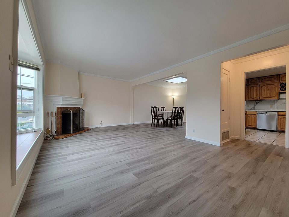 1st image of 161 Valley St