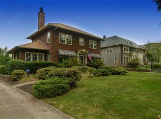 10108 Edgewater Dr, Cleveland, OH 44102