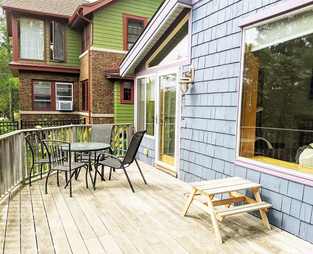 Available Novemeber 10th- 3 Bed 2 Bath Single Family Home — Photo 2