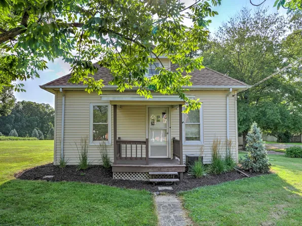 1112 Oakwood Rd, East Peoria, IL 61611