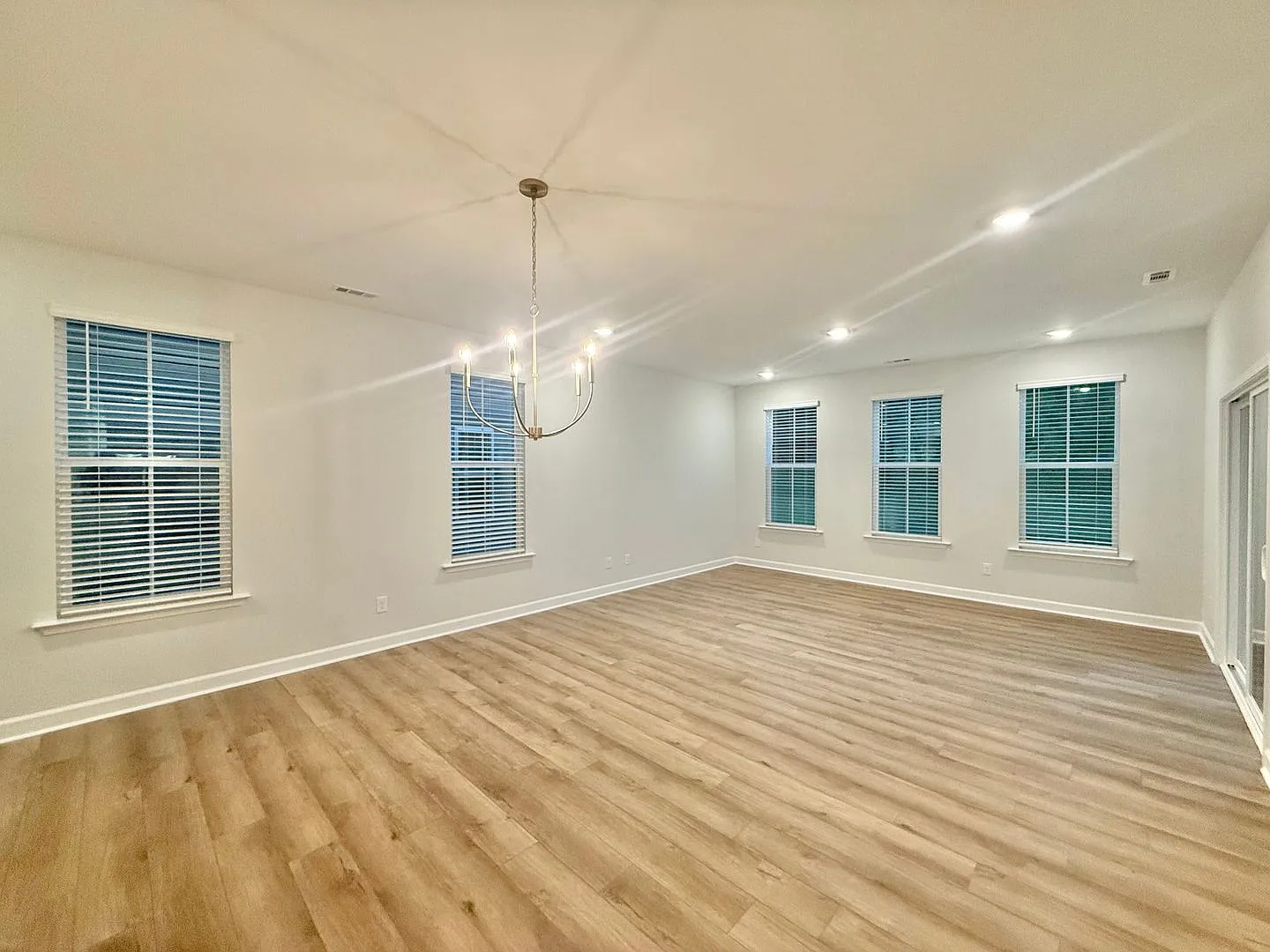 Stunning New Construction 3BD, 2.5BA Garner Home in a Cul-de-Sac with Easy Access to Interstates,... — Photo 3