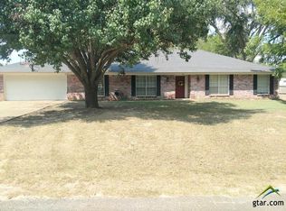 233 Jefferies St, Lindale, TX 75771