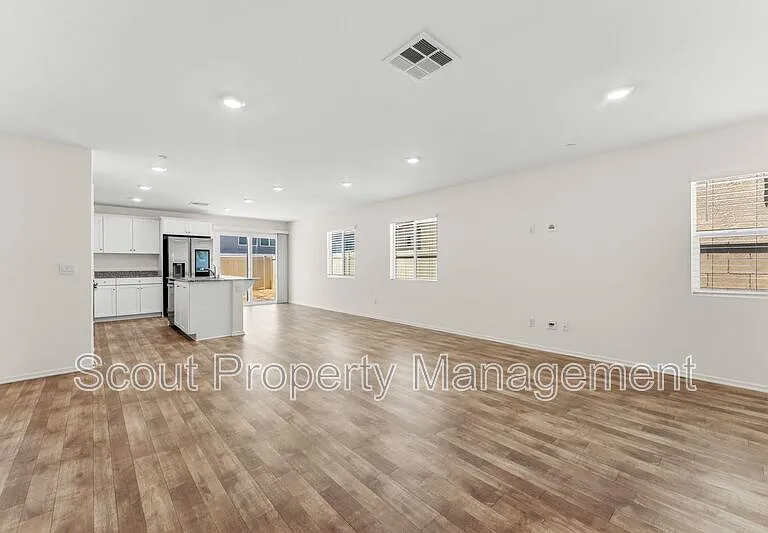 28841 Cutlass St — Photo 4