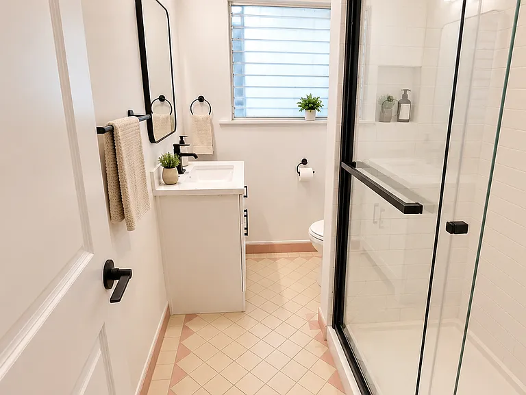 320 E 15th St #1 — Photo 10