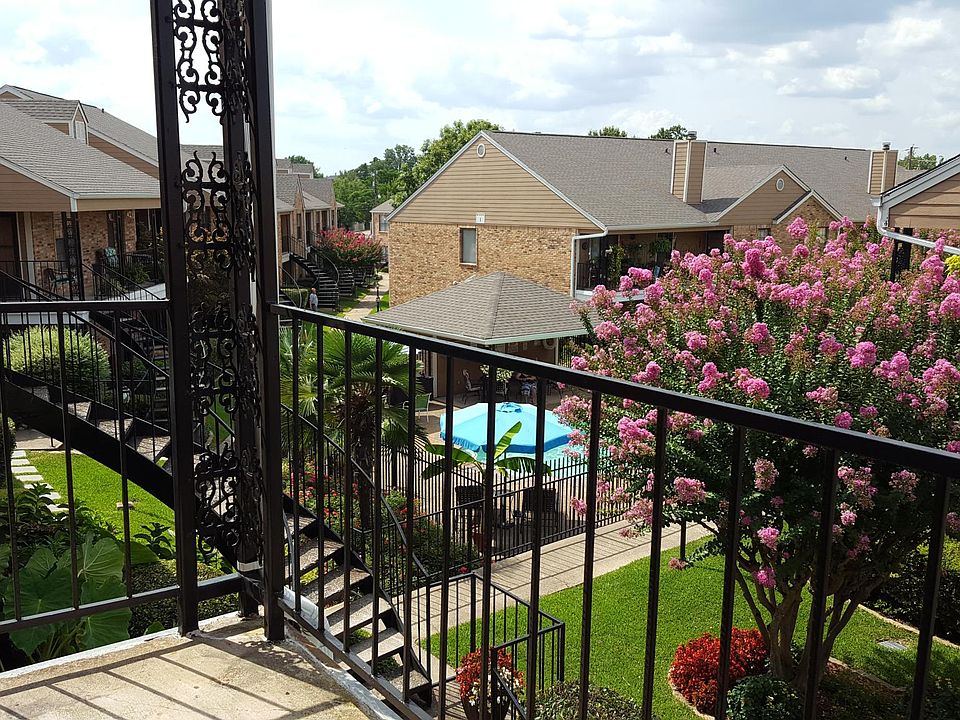 1st image of 400 W South Town Dr APT 404