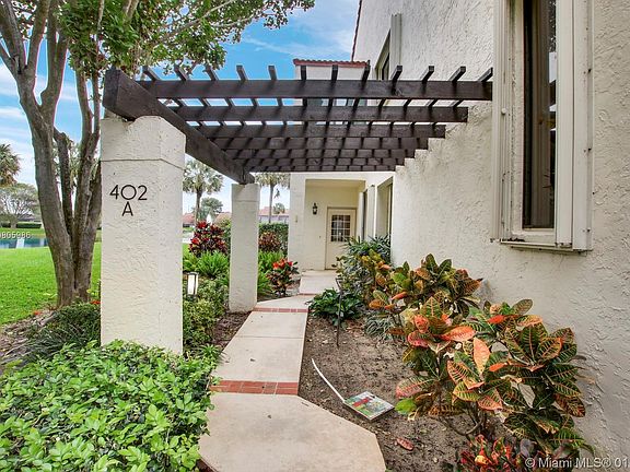 3rd image of 402 Sea Oats Dr APT A