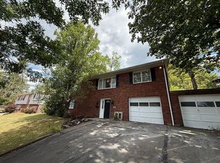 1447 Beverly Dr, Wheeling, WV 26003