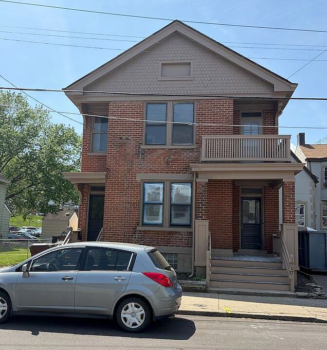 1st image of 1907 Howell St