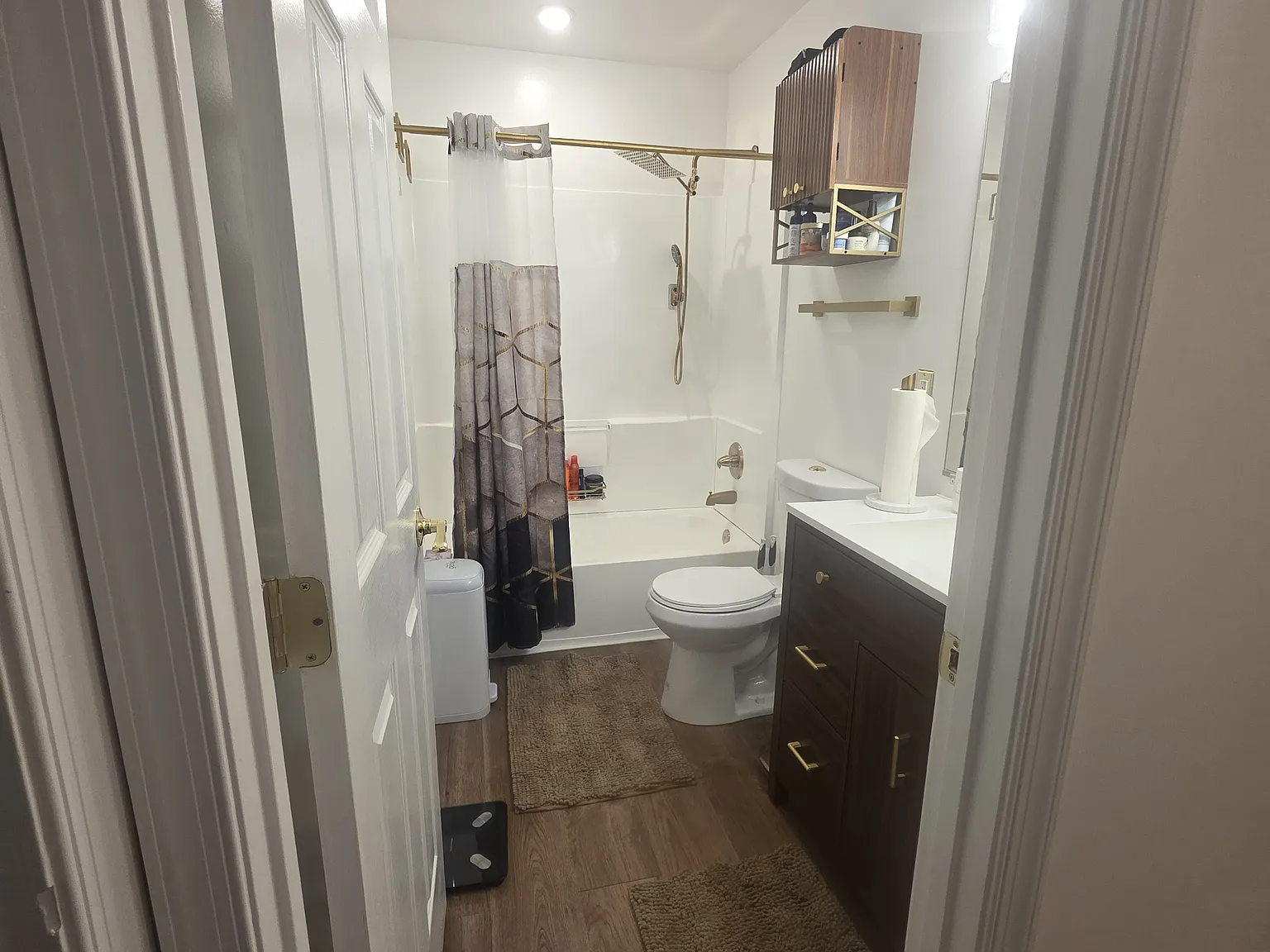 4 bed, 1.5 bath, 1000 sqft, $1,850 — Photo 3
