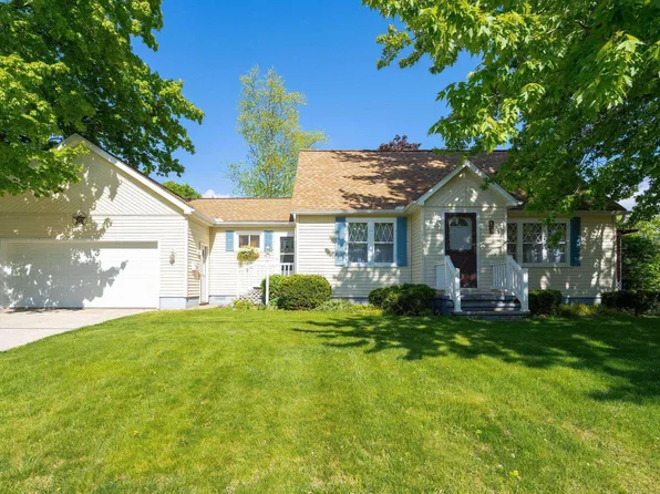 325 S West St, Vassar, MI 48768