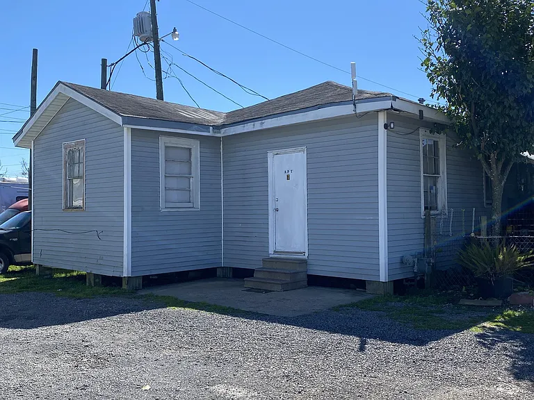 176 W Airline Dr #7 — Photo 1