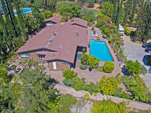 4th image of 16644 Knollwood Dr