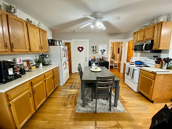 4th image of 8 Trafford St #1