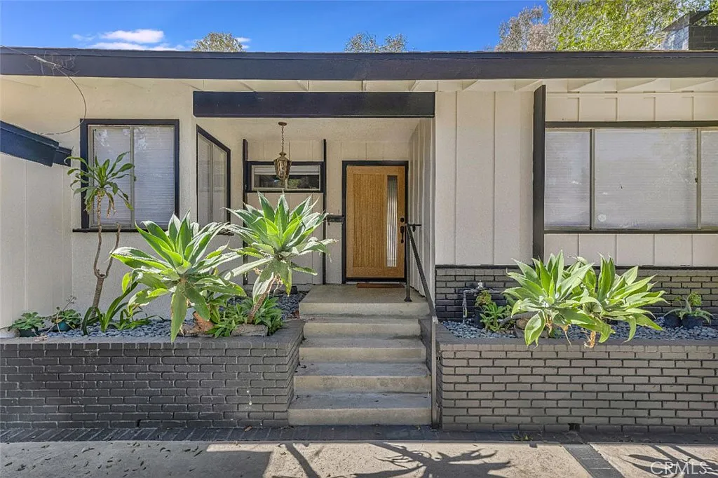 5 bed, 2114 sqft, $5,250 — Photo 4