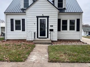 408 Center St, Reinbeck, IA 50669