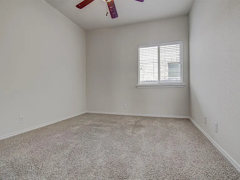1610 Greenside Dr — Photo 15