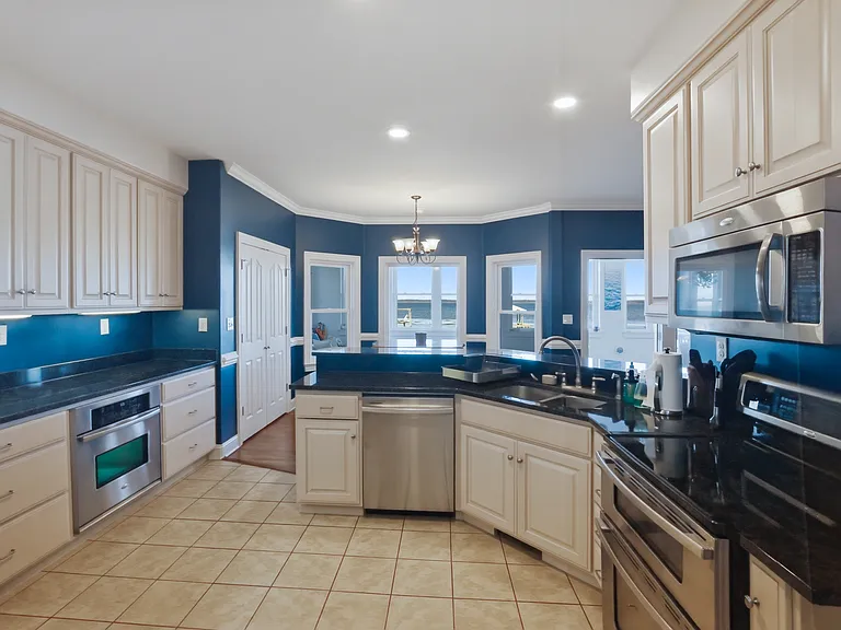 605 Willbrook Cir — Photo 13